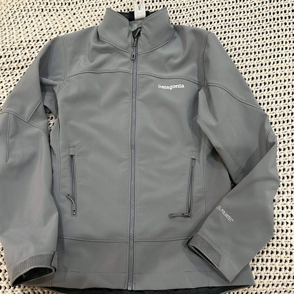 Patagonia fleece lined shell. Women’s size XS.